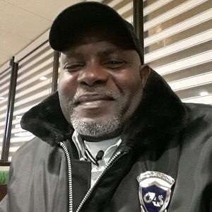 Meet your Posher, Dominique